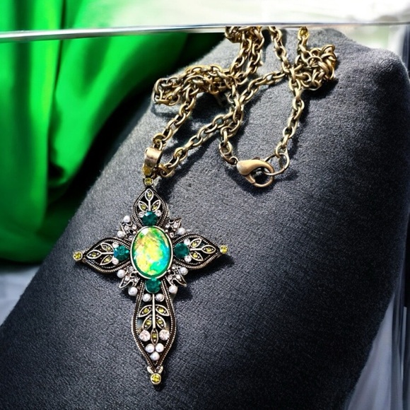 Elegant Green, Gold, and Bronze toned Cross Pendant Necklace - Picture 14 of 16